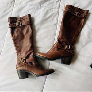 Leather riding boots - so cute !